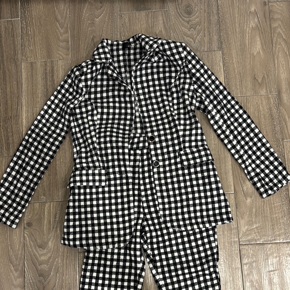 SHEIN Monochrome Checkered Suit Set